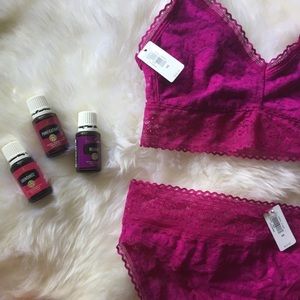 GAP BODY• Magenta Supersoft lace bralette & panty.